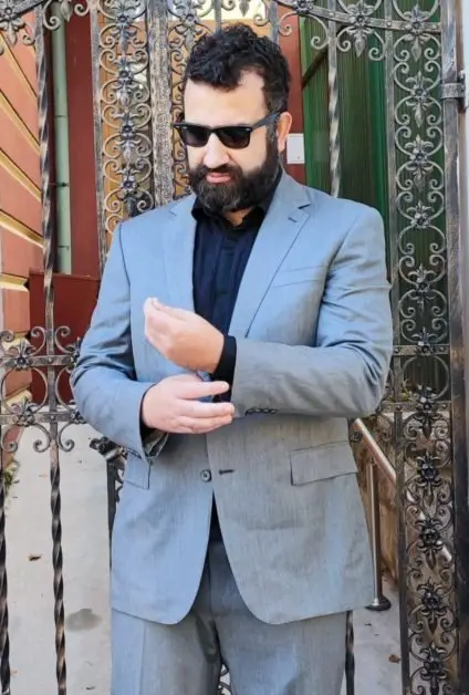 Leon Papo wearing a Ralph Lauren black Label suit.